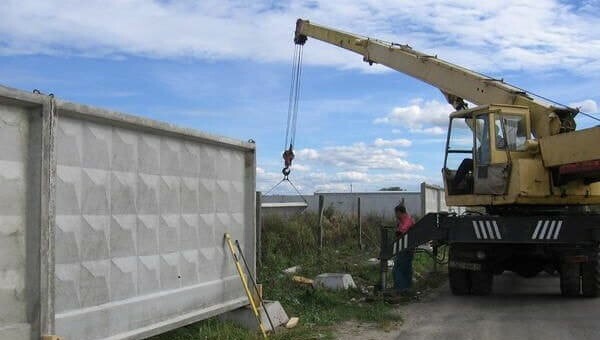 демонтаж столбов забора