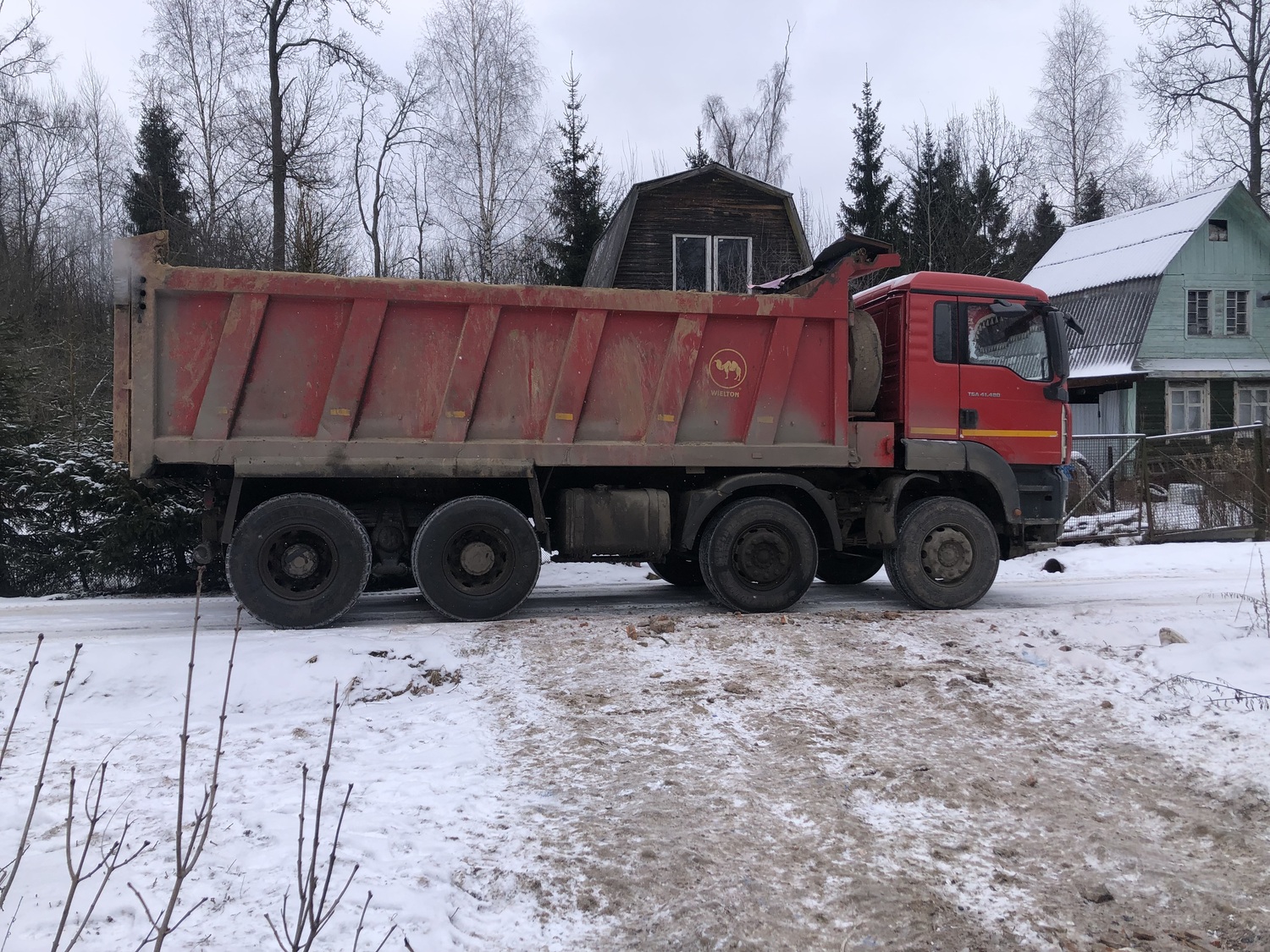 слом старого дачного дома