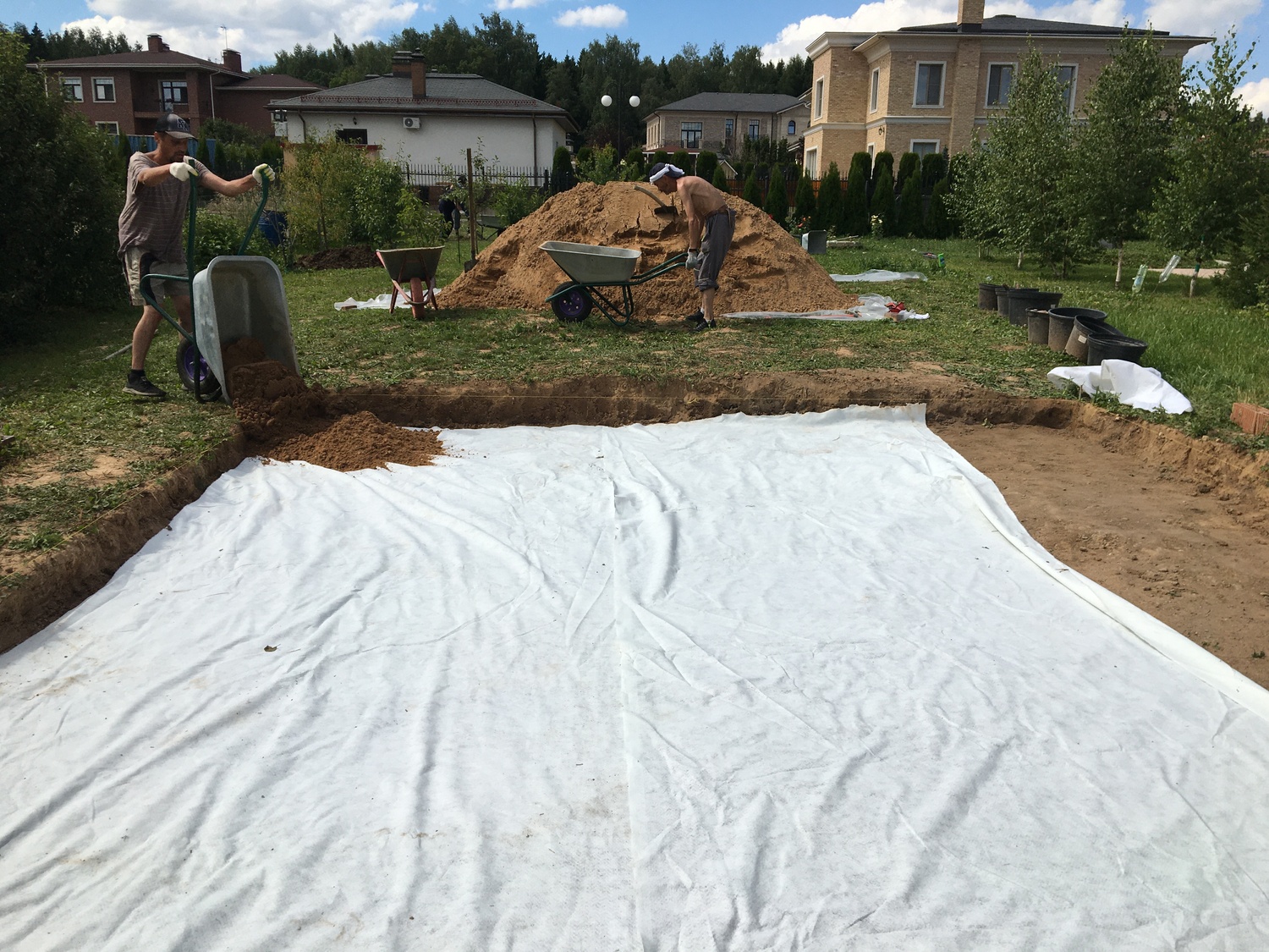 парковка из щебня на участке под ключ